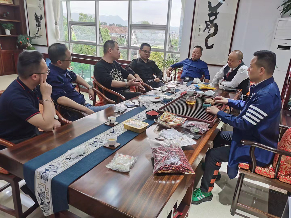 绝味食品股份有限公司、湖南溢味佳生物科技有限公司、湖南佳元禄食品有限公司高层领导来厨百福参观交流 绝味、溢味佳、佳元禄领导来厨百福参观交流